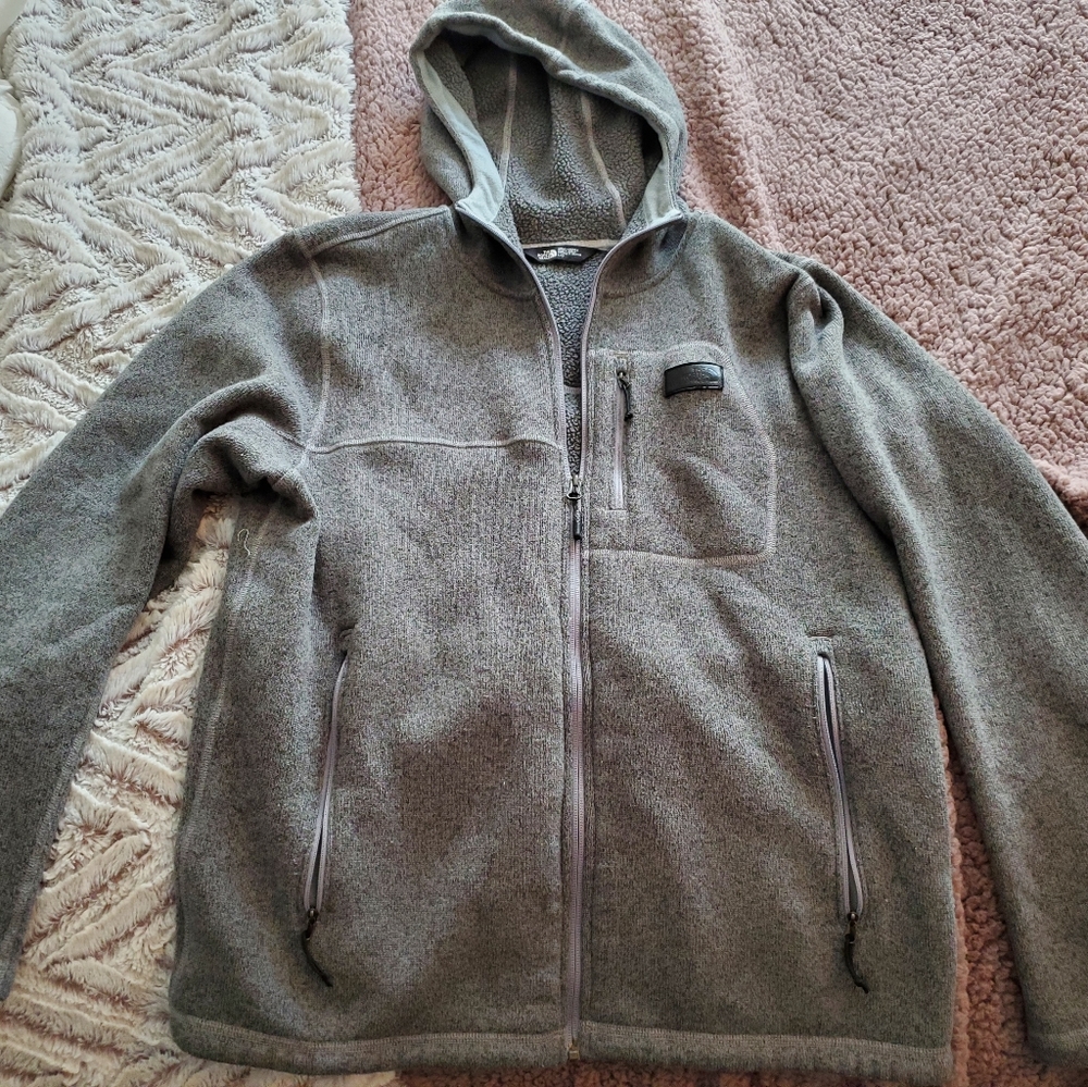 The North Face Men's gray fleece pullover